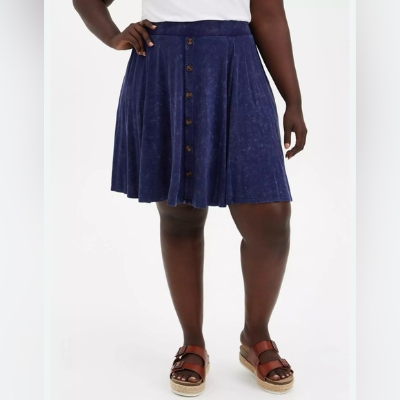 Torrid Mini Super Soft Button Front Skater Skirt Size 4/26 Peacoat Tie Dye Navy - Picture 1 of 8